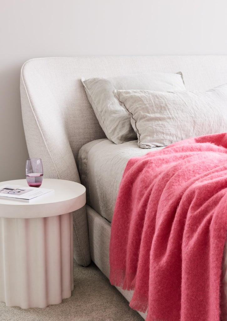 Mohair Knee Rug Rose – St Albans